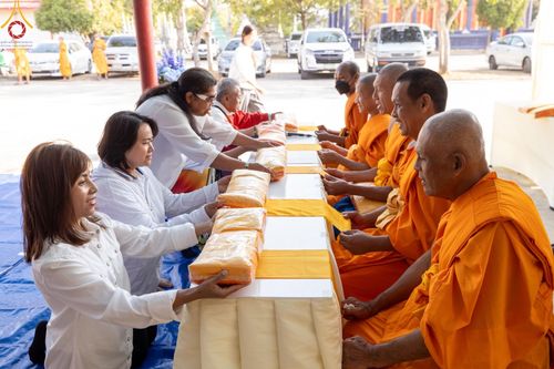 ภาพ No.189872:พิธีทอดผ้าป่าทำนุบำรุงศาสนสถาน ณ วัดอัมพวัน ต.สองพี่น้อง อ.สองพี่น้อง จ.สุพรรณบุรี ในโครงการธรรมยาตรา กตัญญูบูชา มหาปูชนียาจารย์ พระมงคลเทพมุนี(สด จนฺทสโร) พระผู้ปราบมาร อนุสรณ์สถาน 7 แห่ง ปีที่ 13 วันที่ 5 มกราคม พ.ศ. 2568