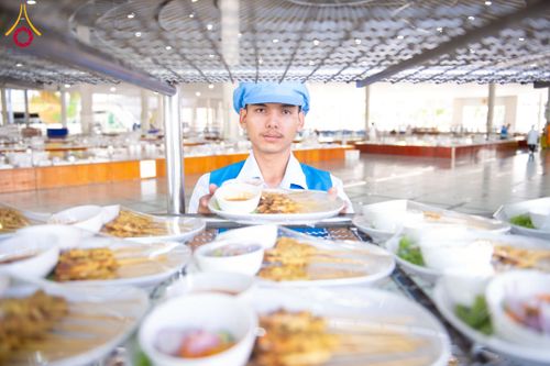 ภาพ No.262665:วันที่ 18,25 ตุลาคม พ.ศ. 2568 พิธีถวายภัตตาหารเมนูสวรรค์ เพื่อการบรรลุธรรม ณ หอฉันคุณยายอาจารย์ฯ วัดพระธรรมกาย