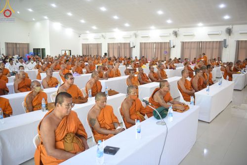 ภาพ No.103574:พิธีถวายจตุปัจจัย และภัตตาหารเป็นสังฆทาน , พิธีมอบอักษรสารตราตั้งฐานานุกรม และพัดยศ , การประชุมคณะสงฆ์ประจำจังหวัดสระบุรี  ณ ศูนย์ปฏิบัติธรรมจังหวัดสระบุรี อ.พระพุทธบาท จ.สระบุรี   วันอังคารที่ 19 ธันวาคม  พ.ศ. 2566