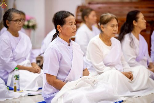 ภาพ No.248208:วันที่ 26-28 กันยายน พ.ศ. 2568 โครงการอบรมอุบาสกแก้ว อุบาสิกาแก้ว รุ่นที่ 3 ผู้แทนทอดกฐินสามัคคีทั่วไทย 30,000 วัด บูชาธรรม 81 ปี หลวงพ่อธัมมชโย ณ ธุดงคสถานสุราษฎร์ธานี