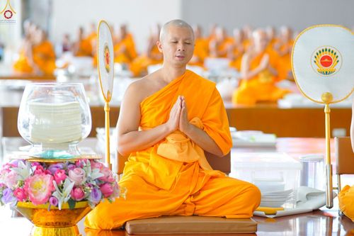 ภาพ No.240062:วันเสาร์ที่ 23 สิงหาคม พ.ศ. 2568 (วันพระ แรม 14 ค่ำ เดือน 9) พิธีบุพเปตพลี ครั้งที่ 169 ร่วมอุทิศบุญแด่หมู่ญาติที่ล่วงลับไปแล้ว และสืบทอดอายุพระพุทธศาสนา ณ หอฉันคุณยายอาจารย์ฯ วัดพระธรรมกาย