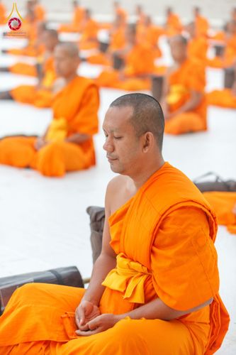 ภาพ No.191672:พระธรรมยาตราปฏิบัติธรรม และถ่ายภาพหมู่ประวัติศาสตร์ ณ อนุสรณ์สถานคลองบางนางแท่น อ.สามพราน จ.นครปฐม ในโครงการธรรมยาตรา กตัญญูบูชา มหาปูชนียาจารย์ พระมงคลเทพมุนี(สด จนฺทสโร) พระผู้ปราบมาร อนุสรณ์สถาน 7 แห่ง ปีที่ 13 วันที่ 8 มกราคม พ.ศ. 2568