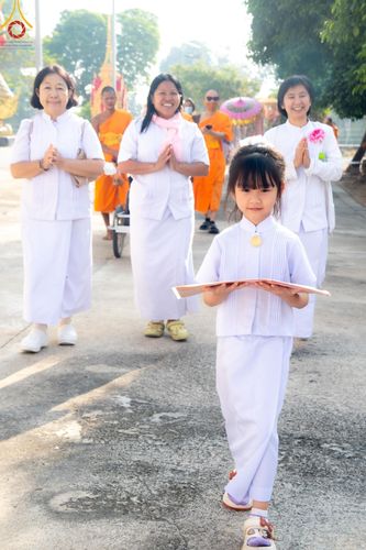 ภาพ No.200478:พิธีทอดผ้าป่าทำนุบำรุงศาสนสถาน ณ วัดรางกำหยาด ตำบลบางภาษี อำเภอบางเลน จังหวัดนครปฐม ในโครงการธรรมยาตรา กตัญญูบูชา มหาปูชนียาจารย์ พระมงคลเทพมุนี(สด จนฺทสโร) พระผู้ปราบมาร อนุสรณ์สถาน 7 แห่ง ปีที่ 13 วันที่ 22 มกราคม พ.ศ. 2568