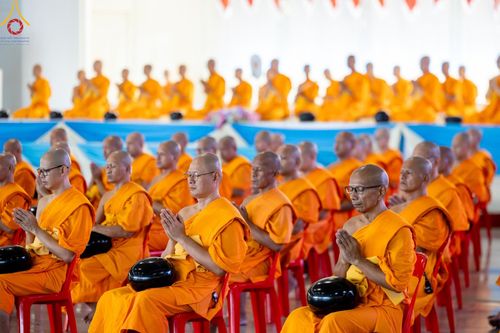 ภาพ No.136548:พิธีตักบาตร พิธีบูชาข้าวพระ ในวันอาทิตย์ต้นเดือนที่ 5 พฤษภาคม พ.ศ. 2567 ณ วัดพระธรรมกาย จ.ปทุมธานี