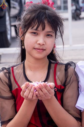 ภาพ No.120000:พิธีต้อนรับพระธรรมยาตรา ในโครงการธรรมยาตรา กตัญญูบูชา มหาปูชนียาจารย์ พระมงคลเทพมุนี(สด จนฺทสโร) พระผู้ปราบมาร อนุสรณ์สถาน 7 แห่ง ปีที่ 12 วันที่ 28 มกราคม พ.ศ. 2567 ณ วัดพระธรรมกาย จ.ปทุมธานี