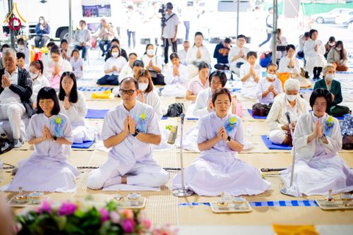 ภาพ No.192524:พิธีถวายภัตตาหารเป็นสังฆทาน แด่พระธรรมยาตรา ณ อนุสรณ์สถานคลองบางนางแท่น อ.สามพราน จ.นครปฐม ในโครงการธรรมยาตรา กตัญญูบูชา มหาปูชนียาจารย์ พระมงคลเทพมุนี(สด จนฺทสโร) พระผู้ปราบมาร อนุสรณ์สถาน 7 แห่ง ปีที่ 13 วันที่ 10 มกราคม พ.ศ. 2568