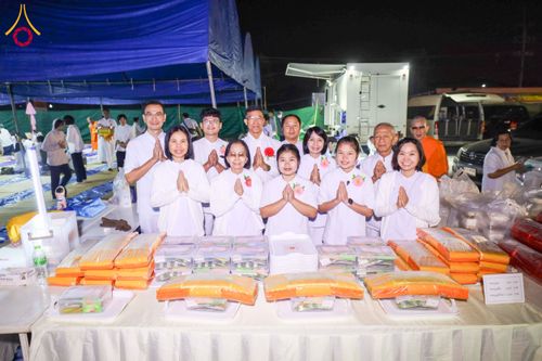 ภาพ No.191009:พิธีถวายภัตตาหารเป็นสังฆทาน แด่พระธรรมยาตรา ณ อนุสรณ์สถานคลองบางนางแท่น อ.สามพราน จ.นครปฐม ในโครงการธรรมยาตรา กตัญญูบูชา มหาปูชนียาจารย์ พระมงคลเทพมุนี(สด จนฺทสโร) พระผู้ปราบมาร อนุสรณ์สถาน 7 แห่ง ปีที่ 13 วันที่ 8 มกราคม พ.ศ. 2568