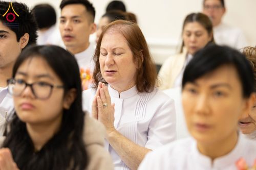 ภาพ No.62362:คณะศิษยานุศิษย์รวมใจสถาปนาและสมโภช ธรรมจักร เพื่ออัญเชิญประดิษฐาน ณ ยอดอุโบสถ 80 ปี หลวงพ่อธัมมชโย วัดพระธรรมกายนิวเจอร์ซี ประเทศสหรัฐอเมริกา  วันอาทิตย์ที่ 7 เมษายน พ.ศ. 2567