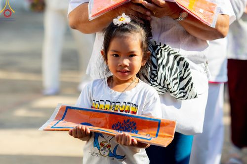 ภาพ No.189297:พิธีทอดผ้าป่าทำนุบำรุงศาสนสถาน ในโครงการธรรมยาตรา กตัญญูบูชา มหาปูชนียาจารย์ พระมงคลเทพมุนี(สด จนฺทสโร) พระผู้ปราบมาร อนุสรณ์สถาน 7 แห่ง ปีที่ 13 ณ วัดใหม่นพรัตน์  ต.เนินพระปรางค์ อ.สองพี่น้อง จ.สุพรรณบุรี วันที่ 5 มกราคม พ.ศ. 2568