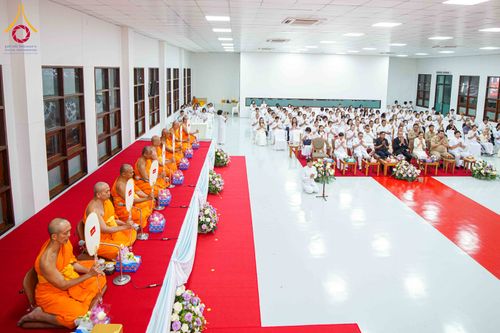 ภาพ No.315499:วันพุธที่ 25 มีนาคม พ.ศ. 2569 พิธีบำเพ็ญกุศล คุณพ่อณรงค์ จินตมากุล  สิริอายุ 99 ปี 11 เดือน โยมบิดา พระครูปลัดรัตนวีรวัฒน์ (รังสฤษดิ์ อิทฺธิจินตโก) ที่ปรึกษาเจ้าคณะจังหวัดปทุมธานี เจ้าอาวาสวัดพระธรรมกาย  ณ ห้องปลูกศรัทธา 2 วัดพระธรรมกาย ปทุมธานี