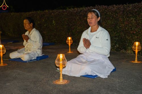 ภาพ No.125302:พิธีจุดโคมมาฆประทีป เพื่อถวายเป็นพุทธบูชา ณ เจดีย์สวรรค์ วัดบ้านขุน  อำเภอฮอด จังหวัดเชียงใหม่ วันเสาร์ที่ ๒๔ กุมภาพันธ์ พ.ศ. ๒๕๖๗