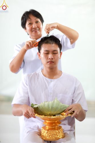 ภาพ No.140244:พิธีตัดปอยผมและปลงผม โครงการอุปสมบทหมู่ธรรมทายาท ระดับอุดมศึกษา รุ่นที่ 51 ภาคฤดูฝน วันเสาร์ที่ 8 มิถุนายน พ.ศ.2567 ณ มหารัตนวิหารคด 9 วัดพระธรรมกาย