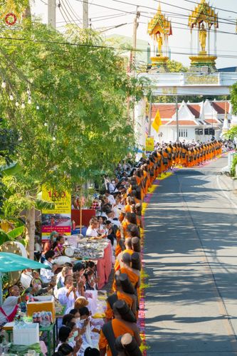 ภาพ No.195454:พิธีต้อนรับพระธรรมยาตรา ณ อนุสรณ์สถานลำดับที่ 4 สถานที่เกิดด้วยกายธรรม วัดโบสถ์(บน) ต.บางคูเวียง จ.นนทบุรี ในโครงการธรรมยาตรา กตัญญูบูชา มหาปูชนียาจารย์ พระมงคลเทพมุนี(สด จนฺทสโร) พระผู้ปราบมาร อนุสรณ์สถาน 7 แห่ง ปีที่ 13 วันที่ 15 มกราคม พ.ศ. 2568