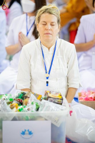 ภาพ No.207219:พิธีตักบาตร และปฏิบัติธรรมช่วงสาย ในวันมาฆบูชา วันพุธที่ 12 กุมภาพันธ์ พ.ศ. 2568 ณ วัดพระธรรมกาย จังหวัดปทุมธานี