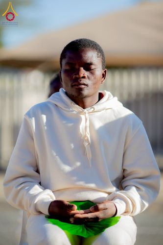 ภาพ No.231146:วันศุกร์ที่ 27 มิถุนายน พ.ศ. 2568 พิธีตัดปอยผมและพิธีปลงผมนาคธรรมทายาทแห่งทวีปแอฟริกา พ.ศ. 2568  โครงการบรรพชาอุปสมบทพระธรรมทายาทนานาชาติแห่งทวีปแอฟริกา ครั้งที่ 2 ณ วัดพระธรรมกายโจฮันเนสเบิร์ก สาธารณรัฐแอฟริกาใต้