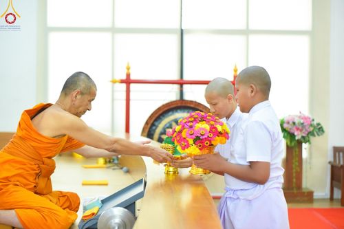 ภาพ No.133334:พิธีบรรพชาสามเณร ในโครงการบรรพชาสามเณร ฟื้นฟูพระพุทธศาสนาทั่วไทย ณ ศูนย์ปฏิบัติธรรมจันทบุรี วันพุธที่ 3 เมษายน พ.ศ. 2567