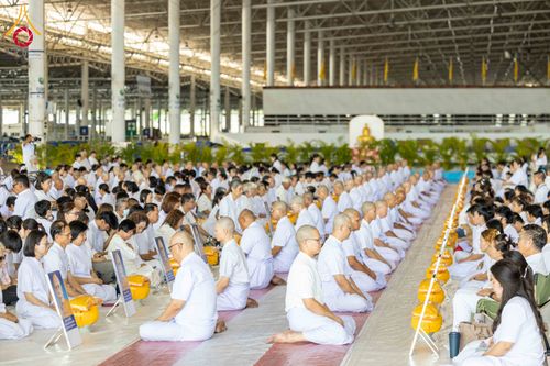 ภาพ No.321300:วันเสาร์ที่ 11 เมษายน พ.ศ.2569 พิธีขอขมาและมอบผ้าไตร โครงการอุปสมบทหมู่ บูชาธรรมหลวงพ่อธัมมชโย พ.ศ.2569 โครงการอุปสมบทหมู่ธรรมทายาท ระดับอุดมศึกษา รุ่น 53 (ภาคฤดูร้อน) ณ วัดพระธรรมกาย ปทุมธานี