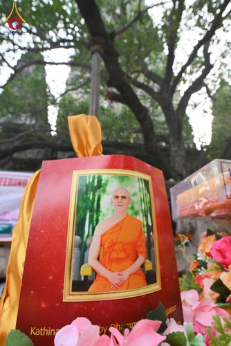 ภาพ No.179782:พิธีทอดกฐินสมทบ ณ วัดพุทธรัตน ทอดกฐินใต้ต้นพระศรีมหาโพธิ์ เมืองพุทธคยา ประเทศอินเดีย วันที่ 12 พฤศจิกายน พ.ศ. 2567