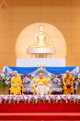 ภาพ No.147037:พิธีมุทิตาสักการะพระภิกษุ ผู้สอบได้เปรียญธรรม 9 ประโยคระดับโลกปีที่ 36, พิธีมอบโล่เกียรติยศและทุนการศึกษา สำนักเรียนบาลีดีเด่นทั่วประเทศ, พิธีถวายมหาสังฆทานคณะสงฆ์ 2,000 กว่าวัด ทั่วประเทศ ปีที่ 24, พิธีถวายไทยธรรมคณะสงฆ์ 323 วัด 4 จังหวัดชายแดนภาคใต้