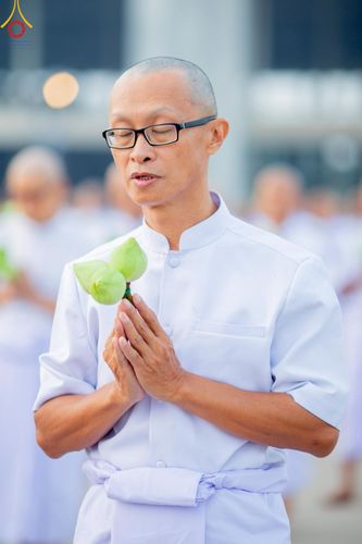 ภาพ No.216935:วันเสาร์ที่ 12 เมษายน พ.ศ. 2568 พิธีเวียนประทักษิณรอบพระมหาธรรมกายเจดีย์  พิธีวันทาเจดีย์ พิธีขอขมาและมอบผ้าไตร ในโครงการอุปสมบทหมู่ บูชาธรรมหลวงพ่อธัมมชโย, โครงการธรรมทายาท ระดับอุดมศึกษา รุ่นที่ 52 ,  โครงการบวชพระนานาชาติ AEC & WAB CEO รุ่นที่ 4 , ณ ว