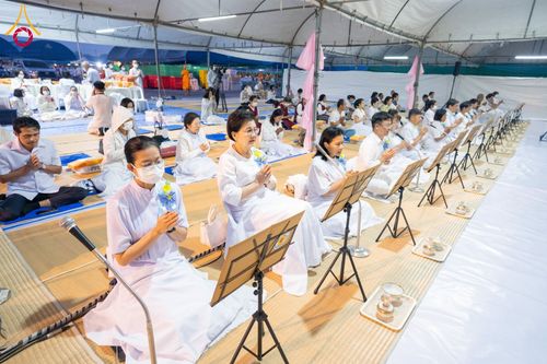 ภาพ No.199350:พิธีถวายภัตตาหารเป็นสังฆทาน แด่พระธรรมยาตรา ณ อนุสรณ์สถานบางปลา วัดบางปลา อำเภอบางเลน จังหวัดนครปฐม ในโครงการธรรมยาตรา กตัญญูบูชา มหาปูชนียาจารย์ พระมงคลเทพมุนี(สด จนฺทสโร) พระผู้ปราบมาร อนุสรณ์สถาน 7 แห่ง ปีที่ 13 วันที่ 22 มกราคม พ.ศ. 2568