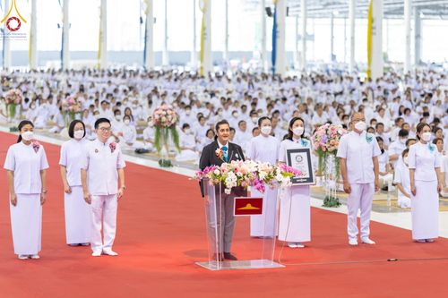 ภาพ No.124544:พิธีถวายรางวัล Guinness World Records "สถิตินั่งสมาธิและร่วมลงชื่อเพื่อสร้างสันติภาพโลก ด้วยจำนวนคนที่มากที่สุดในโลก" ณ สภาธรรมกายสากล วัดพระธรรมกาย วันมาฆบูชา เสาร์ที่ 24 กุมภาพันธ์ พ.ศ. 2567