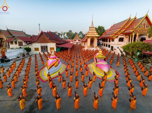 ภาพ No.113739:พระธรรมยาตราร่วมปฏิบัติธรรม และถ่ายภาพหมู่ประวัติศาสตร์ ปีที่ 12  วันที่ 16 มกราคม พ.ศ. 2567  ณ วัดโบสถ์บน จ.นนทบุรี