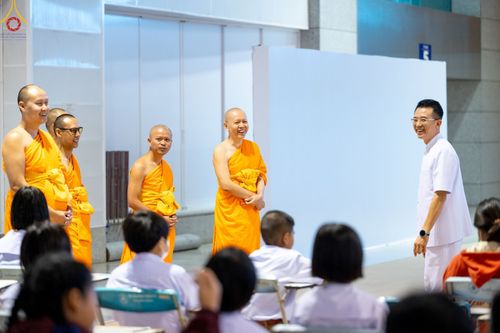 ภาพ No.104244:โครงการตอบปัญหาธรรมะทางก้าวหน้า ครั้งที่ 41 รอบชิงชนะเลิศระดับชาติ วันเสาร์ที่ 23 ธันวาคม พ.ศ. 2566 ณ ห้องแก้วสารพัดนึก วัดพระธรรมกาย จัดโดย ชมรมพุทธศาสตร์สากล