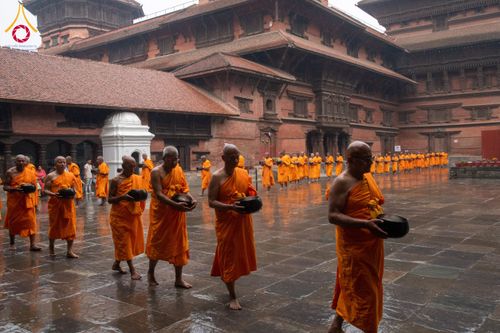ภาพ No.132521:สามเณรเนปาล บิณฑบาต ย่านทาเมล เมืองกาฐมาณฑุ และเมืองปาฏัน ในโครงการบรรพชา 1,250 รูป ประเทศเนปาล วันที่ 20 มีนาคม พ.ศ. 2567
