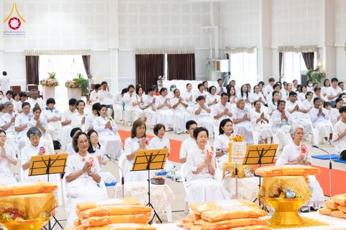 ภาพ No.174267:พิธีทอดกฐินกตัญญูบูชาธรรม ณ พระมหาเจดียทัตตชีโว ศูนย์อบรมเยาวชนกาญจนบุรี ในโครงการกฐินสามัคคีทั่วไทย 30,000 วัด บูชาธรรม 80 ปี หลวงพ่อธัมมชโย โดยคณะศิษยานุศิษย์วัดพระธรรมกาย วันที่ 9 พฤศจิกายน พ.ศ. 2567