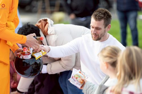 ภาพ No.270849:วันอาทิตย์ที่ 19 ตุลาคม พ.ศ. 2568 พิธีทอดกฐิน “หนึ่งไม่มีสอง” วัดพระธรรมกายนิวคาสเซิล เมืองนิวคาสเซิล ประเทศอังกฤษ 