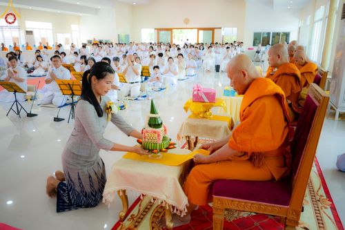 ภาพ No.142349:พิธีทอดผ้าป่าเพื่องานพระพุทธศาสนา , พิธีเจริญพระพุทธมนต์ , พิธีถวายสังฆทานแด่คณะสงฆ์ น้อมบูชาธรรม 80 ปี หลวงพ่อธัมมชโย และครบรอบ 12 ปี ธรรมอุทยานบ้านแป้ง อำเภอพรหมบุรี จังหวัดสิงห์บุรี ในวันเสาร์ที่ 22 มิถุนายน พ.ศ. 2567