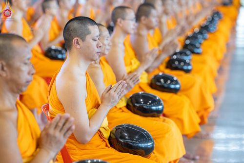 ภาพ No.139049:พิธีตักบาตร , พิธีบูชาข้าวพระ ณ ห้องแก้วสารพัด 1 สภาธรรมกายสากล วัดพระธรรมกาย วันอาทิตย์ต้นเดือนที่ 2 มิถุนายน พ.ศ. 2567