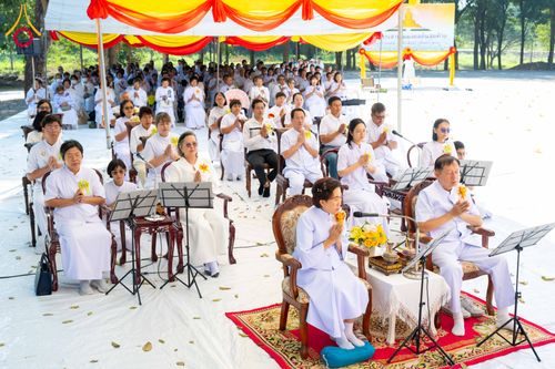 ภาพ No.285782:วันพุธที่ 10 ธันวาคม พ.ศ.2568  พิธีตอกเสาเข็มมงคลต้นสุดท้าย รองรับองค์พระเจดีย์เพื่อสร้างสันติภาพโลก ณ ศูนย์ปฏิบัติธรรมและศูนย์อบรมเยาวชน ชัยนาท