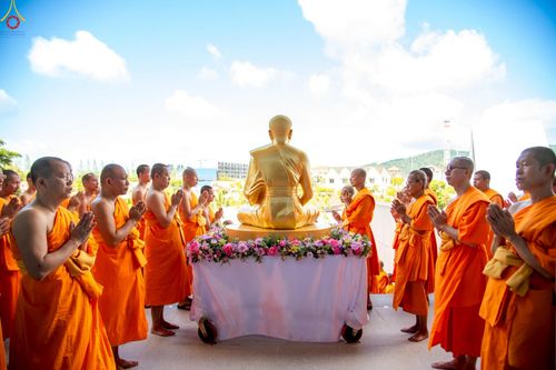 ภาพ No.248913:วันที่ 20 กันยายน พ.ศ. 2568 พิธีอัญเชิญรูปหล่อหลวงปู่วัดปากน้ำ ภาษีเจริญ จากวัดมงคลนิมิตร พระอารามหลวง เพื่อประดิษฐาน ณ วิหารพระมงคลเทพมุนี (สด จนฺทสโร)  ศูนย์ปฏิบัติธรรมภูเก็ต จ.ภูเก็ต