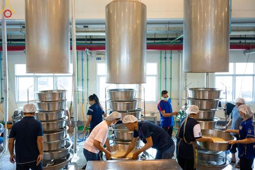 ภาพ No.60716:V.38 ทุ่มพลังเพื่อพ่อครบ 80 ปี ภาพการเตรียมงานของหน่วยงานต่างๆ เพื่อพิธีฉลองอายุวัฒนมงคล 80 ปี หลวงพ่อธัมมชโย และรับถวายมหาสังฆทาน 10,000 กว่าวัดทั่วประเทศ ในวันคุ้มครองโลก วันจันทร์ที่ 22 เมษายน พ.ศ. 2567