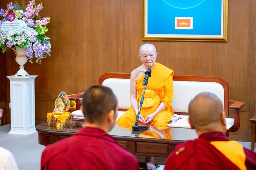 ภาพ No.317546:วันอังคารที่ 24 มีนาคม พ.ศ.2569  หลวงพ่อทัตตชีโว รองเจ้าอาวาส วัดพระธรรมกาย ต้อนรับปฏิสันถารคณะลามะจากทิเบต