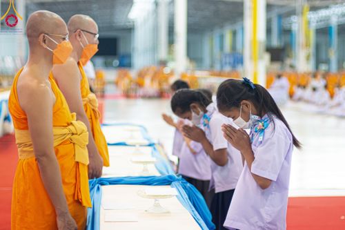 ภาพ No.87914:พิธีรำลึกนักสร้างบารมี ในวันมหารำลึกครั้งที่ 33 วันเสาร์ที่ 16 กันยายน พ.ศ. 2566 ณ หน้ารัตนบัลลังก์ สภาธรรมกายสากล วัดพระธรรมกาย