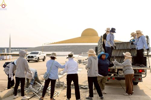 ภาพ No.225294:วันที่ 20 - 27 เมษายน พ.ศ. 2568 "ภาพแห่งความปลื้มที่ไม่มีวันจบ" คณะสงฆ์สามเณร เจ้าหน้าที่ และสาธุชน ร่วมแรงร่วมใจกันเตรียมงานและเก็บงาน เพื่อวันคุ้มครองโลก พิธีถวายมหาสังฆทานคณะสงฆ์ 40,000 กว่าวัดทั่วประเทศ