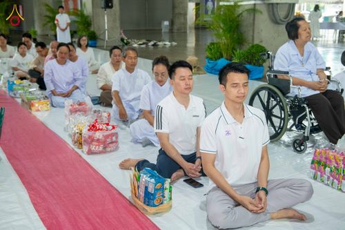 ภาพ No.342894:วันอาทิตย์ที่ 9 สิงหาคม พ.ศ.2569 พิธีตักบาตรฉลองพระใหม่ โครงการบรรพชาและอุปสมบทหมู่ รุ่นเข้าพรรษา ณ มหารัตนวิหาคด คอร์ 26 วัดพระธรรมกาย