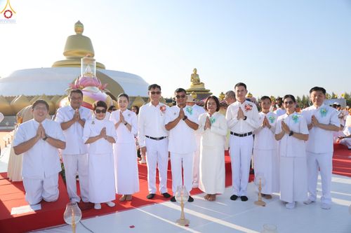 ภาพ No.301911:วันที่ 23 มกราคม พ.ศ. 2569 พิธีจุดประทีปธรรมถวายเป็นพุทธบูชา และบูชาธรรมมหาปูชนียาจารย์  ณ อนุสรณ์สถานลำดับที่ 5 สถานที่เผยแผ่วิชชาธรรมกายครั้งแรก อนุสรณ์สถานบางปลา วัดบางปลา อำเภอบางเลน จังหวัดนครปฐม ในโครงการธรรมยาตรา กตัญญูบูชา มหาปูชนียาจารย์ พระมงคล