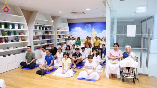 ภาพ No.332053:วันอาทิตย์ที่ 31 พฤษภาคม พ.ศ. 2569 วัดพระธรรมกายสิงคโปร์จุดประทีปแห่งศรัทธา ฉลองวิสาขบูชา ปี 2569 ยิ่งใหญ่ Dhammakaya Centre Singapore Illuminates the Lights of Faith in a Grand Vesak Day 2026 Celebration