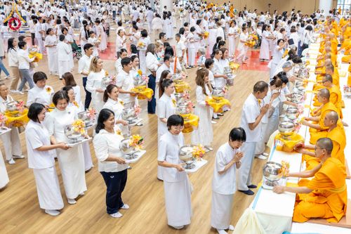 ภาพ No.310724:วันอาทิตย์ที่ 22 กุมภาพันธ์ พ.ศ. 2569 พิธีถวายโคมมาฆประทีป ณ ห้องแก้วสารพัดนึก 2 วัดพระธรรมกาย จ.ปทุมธานี