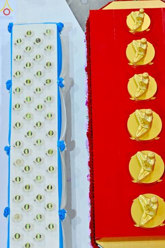 ภาพ No.79032:พิธีวางแผ่นจารึกชื่อ และพิธีวางพวงมาลัยสักการะพระบรมพุทธเจ้า ณ สภาธรรมกายสากล วัดพระธรรมกาย วันที่ 2 เมษายน พ.ศ. 2566