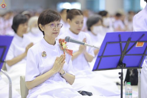 ภาพ No.311435:วันอาทิตย์ต้นเดือนที่ 1 มีนาคม พ.ศ.2569 พิธีตักบาตร และ พิธีบูชาข้าวพระ ณ สภาธรรมกายสากล วัดพระธรรมกาย