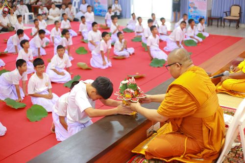 ภาพ No.320063:วันเสาร์ที่ 4 เมษายน 2569 พิธีตัดปอยผม ขอขมาผู้ปกครอง  มอบบาตร-ผ้าไตร และพิธีบรรพชาสามเณร 87 รูป  ณ ศูนย์ปฏิบัติธรรมระยอง(บ้านช่องลม)  ต.บางบุตร อ.บ้านค่าย จ.ระยอง