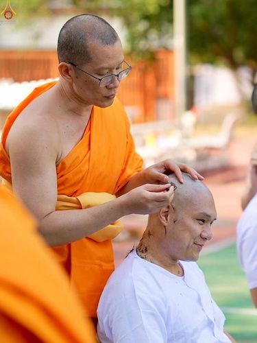 ภาพ No.280833:วันที่ 27 ธันวาคม พ.ศ. 2568  พิธีปลงผมนาคธรรมทายาท โครงการอุปสมบทหมู่บูชาธรรม 81 ปี หลวงพ่อธัมมชโย  ณ สมาคมพุทธ เขตตงช้ง ฮ่องกง