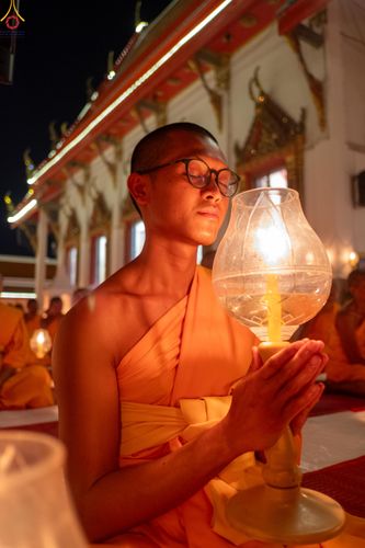 ภาพ No.294151:วันที่ 13 มกราคม พ.ศ. 2569 พิธีจุดประทีปถวายเป็นพุทธบูชา และบูชาธรรมมหาปูชนียาจารย์  (ภาพชุดที่ 2) ณ วัดสองพี่น้อง ต.ต้นตาล อ.สองพี่น้อง จ.สุพรรณบุรี ในโครงการธรรมยาตรา กตัญญูบูชา มหาปูชนียาจารย์ พระมงคลเทพมุนี(สด จนฺทสโร) พระผู้ปราบมาร อนุสรณ์สถาน 7 แห่