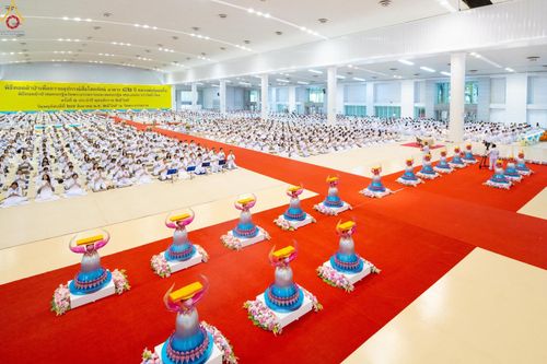 ภาพ No.345504:วันพฤหัสบดีที่ 27 สิงหาคม พ.ศ.2569 พิธีภาคสาย ปฏิบัติธรรมร่วมกัน เนื่องในวันธรรมชัย ณ สภาธรรมกายสากล วัดพระธรรมกาย