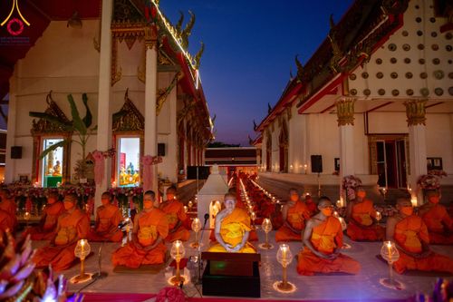 ภาพ No.112089:พิธีจุดประทีปถวายเป็นพุทธบูชา และบูชาธรรมมหาปูชนียาจารย์ พระมงคลเทพมุนี(สด จนฺทสโร) ในโครงการธรรมยาตรา กตัญญูบูชา มหาปูชนียาจารย์ พระมงคลเทพมุนี(สด จนฺทสโร) พระผู้ปราบมาร อนุสรณ์สถาน 7 แห่ง ปีที่ 12 วันที่ 14 มกราคม พ.ศ. 2567 ณ วัดสองพี่น้อง อ.สองพี่น้อง